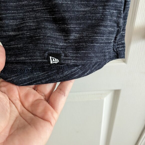 NFL Tennessee Titans Metallic SS Top Sz L - Picture 5 of 6